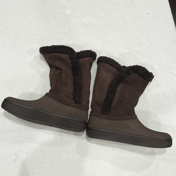 Crocs Modessa Faux Fur Suede Brown Boots size 9 EUC - Picture 4 of 4